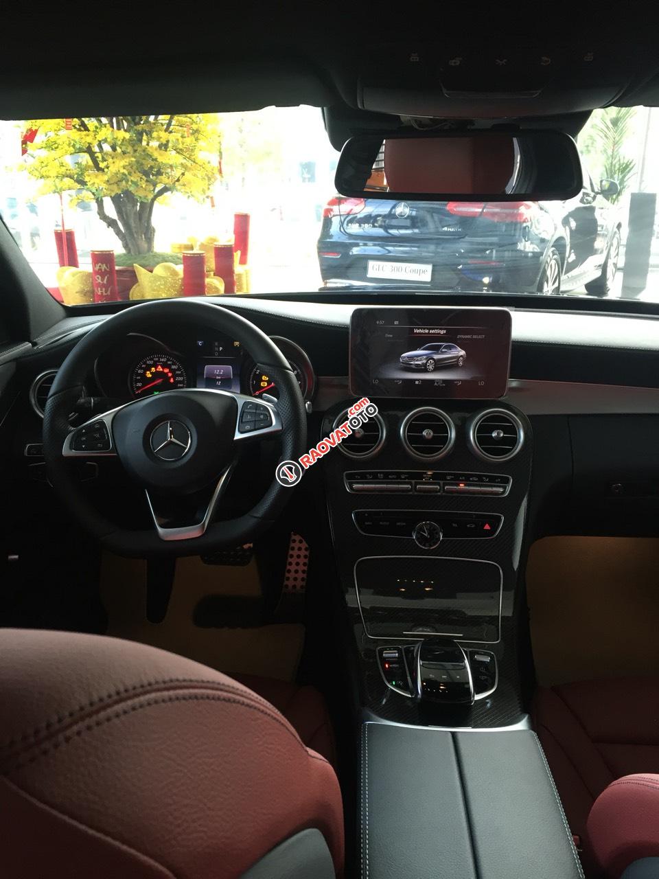 Bán ô tô Mercedes C300 AMG đời 2018, màu trắng, xe nhập-6