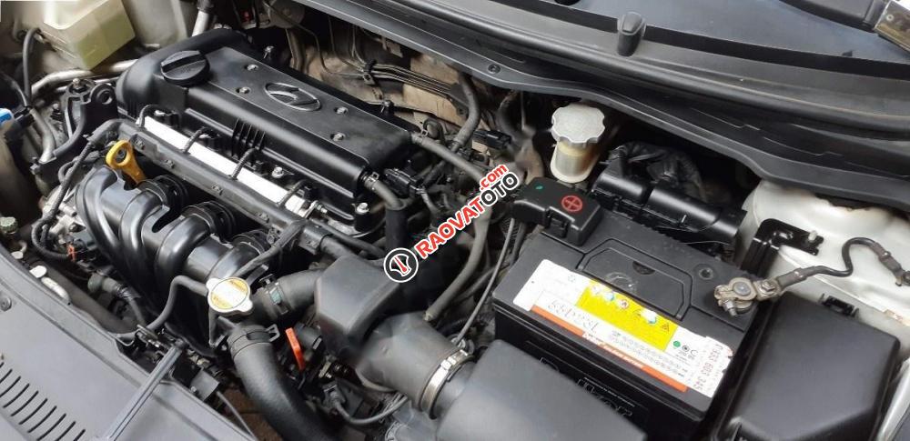 Bán Hyundai i20 AT sản xuất 2012, màu bạc, xe nhập  -1