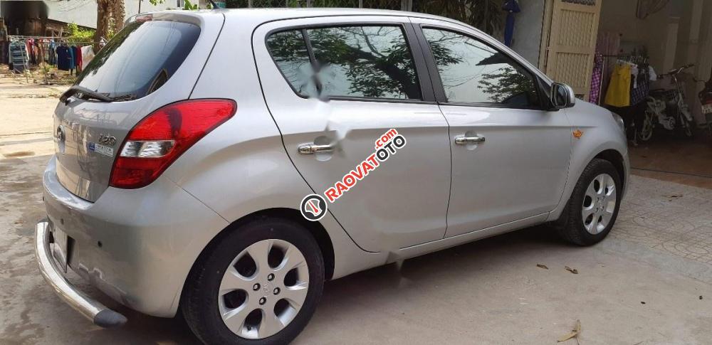 Bán Hyundai i20 AT sản xuất 2012, màu bạc, xe nhập  -0