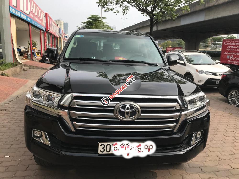 Bán Toyota Land Cruise 4.6 V8 màu đen, nội thất kem, Model và đăng ký 2016, xe đẹp, biển đẹp-1