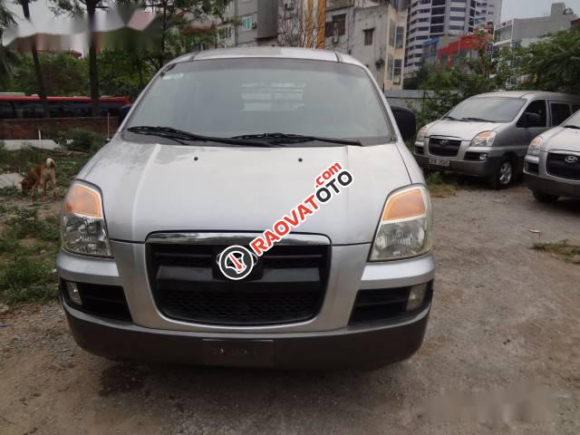 Bán Hyundai Starex GRX đời 2004, màu bạc số sàn-0