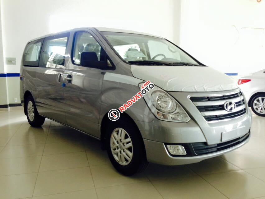 Bán Hyundai Starex 9 chỗ máy dầu, màu xám (ghi), có xe giao ngay-1