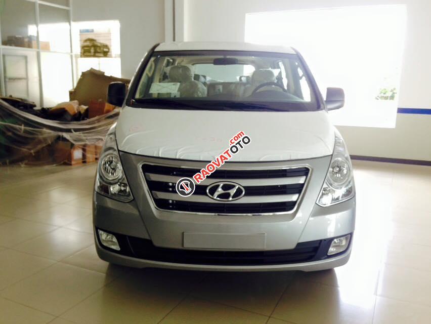 Bán Hyundai Starex 9 chỗ máy dầu, màu xám (ghi), có xe giao ngay-0