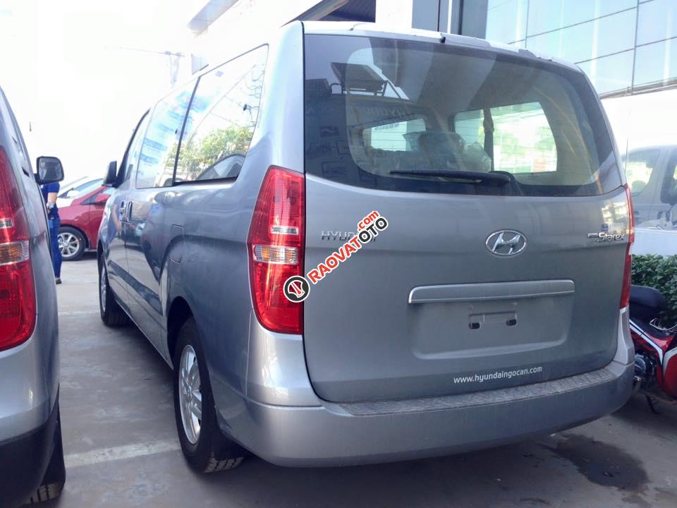 Bán Hyundai Starex 9 chỗ máy dầu, màu xám (ghi), có xe giao ngay-4