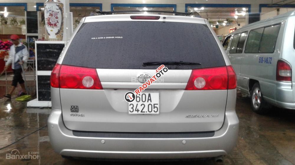 Cần bán xe Toyota Sienna XLE năm 2009, màu bạc, nhập khẩu chính hãng-1