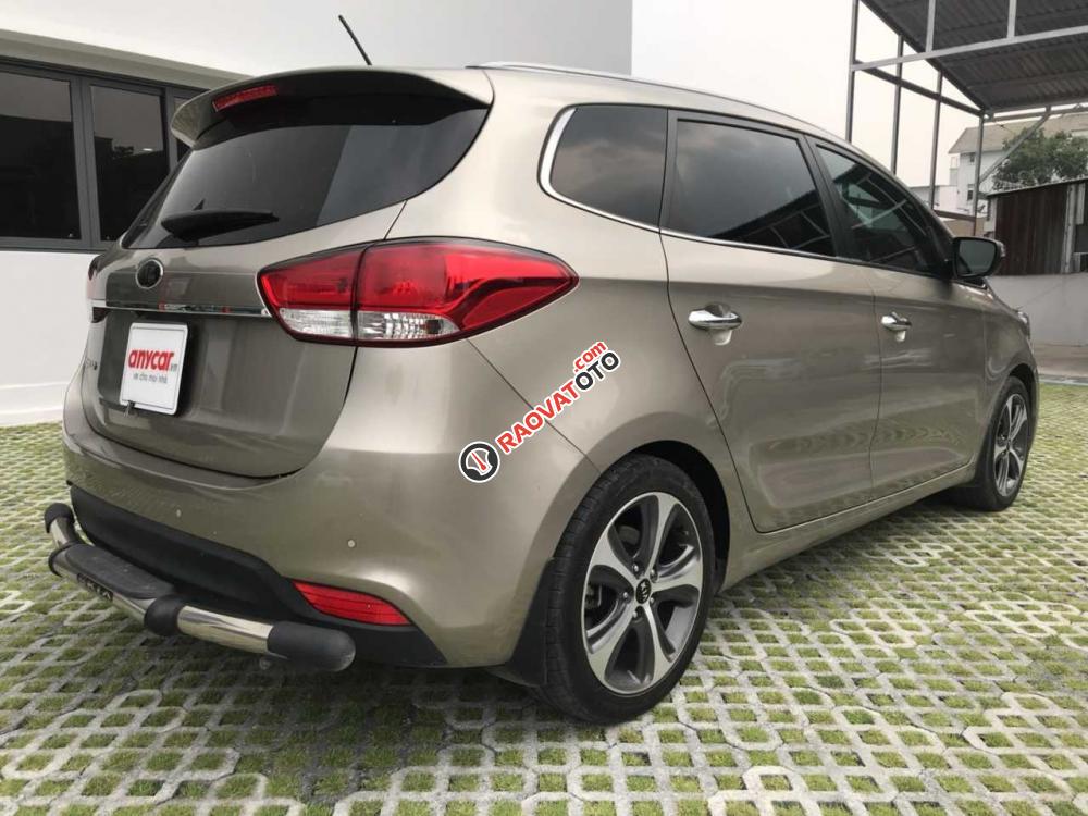 Cần bán Kia Rondo sedan sản xuất 2015, màu ghi vàng, giá chỉ 576 triệu-1