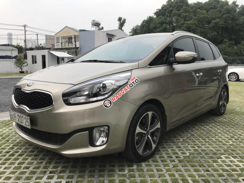 Cần bán Kia Rondo sedan sản xuất 2015, màu ghi vàng, giá chỉ 576 triệu-0