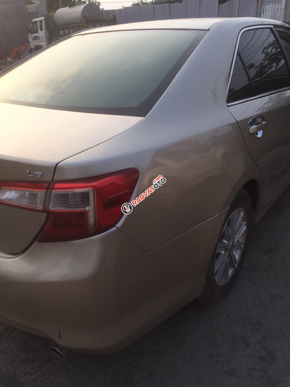 Bán ô tô Toyota Camry SE sản xuất 2013, màu vàng cát, nhập khẩu, 355tr-0