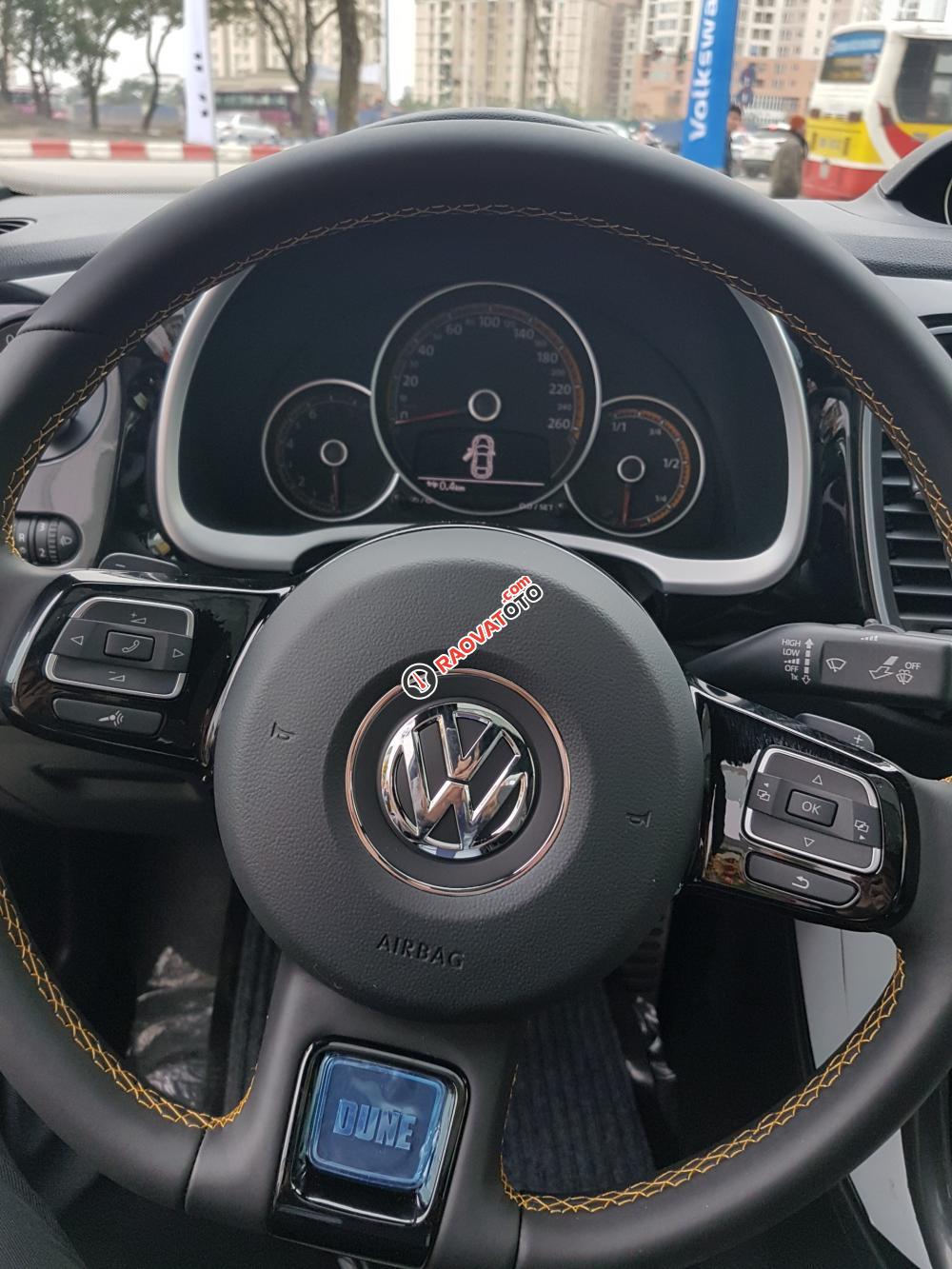 Bán Volkswagen Beetle Dune huyền thoại, mầu vàng duy nhất mới về VN-3