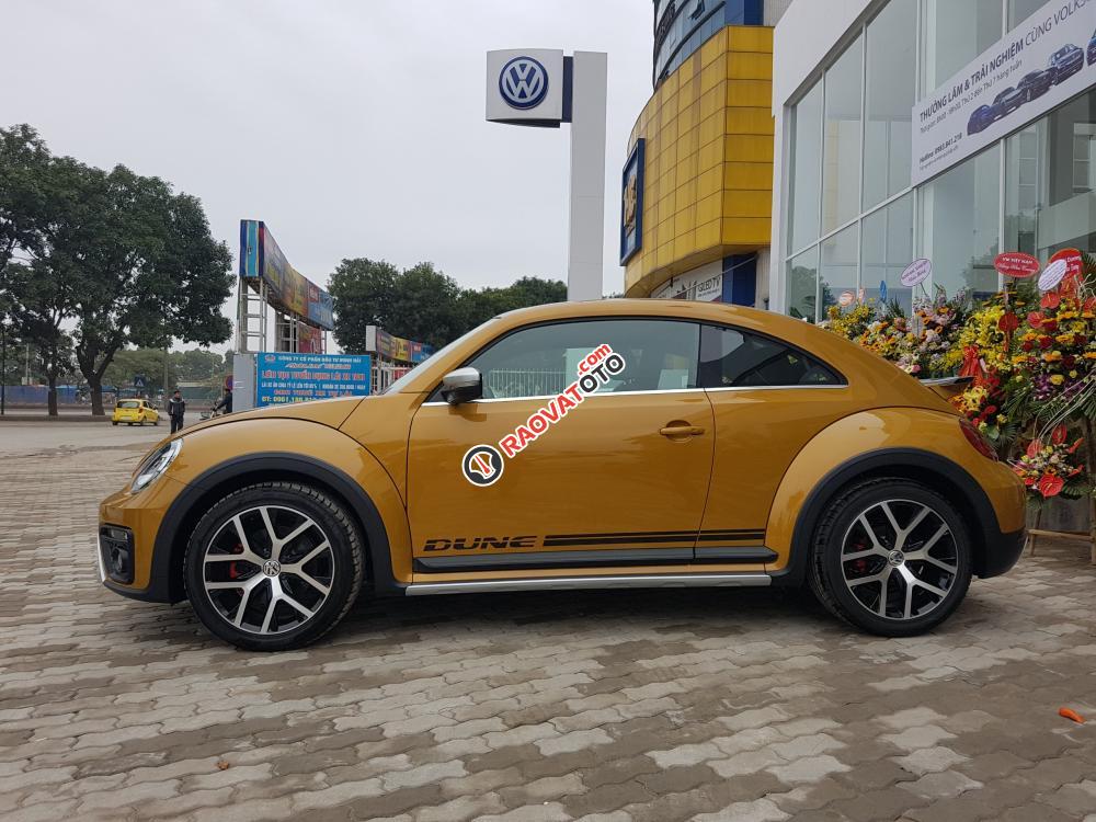 Bán Volkswagen Beetle Dune huyền thoại, mầu vàng duy nhất mới về VN-1