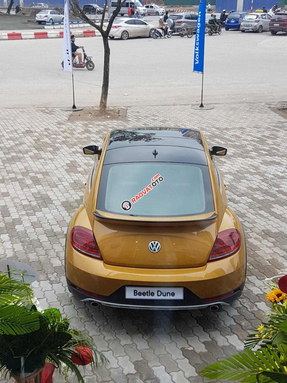 Bán Volkswagen Beetle Dune huyền thoại, mầu vàng duy nhất mới về VN-7