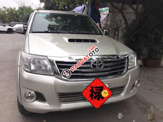 Cần bán lại xe Toyota Hilux MT năm 2012-0