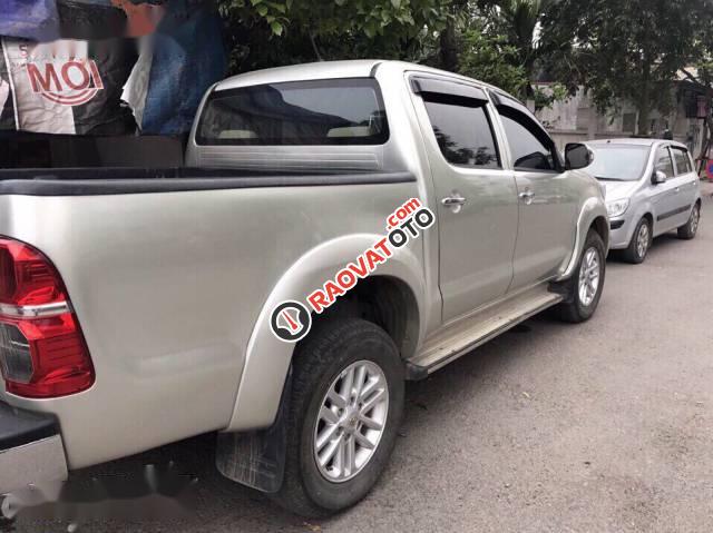 Cần bán lại xe Toyota Hilux MT năm 2012-3