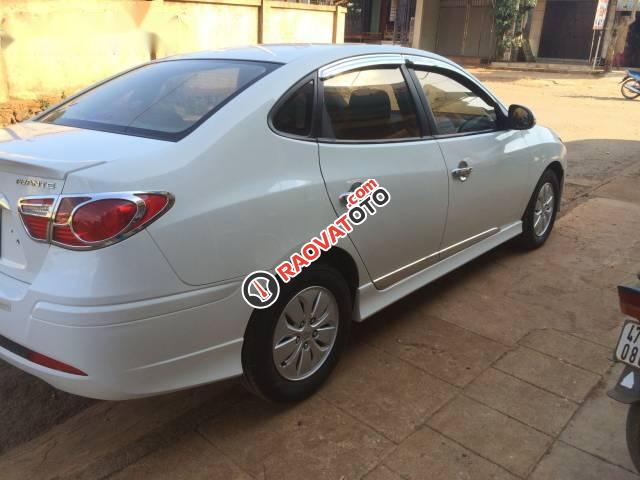 Cần bán lại xe Hyundai Avante MT đời 2012, màu trắng, 395 triệu-3