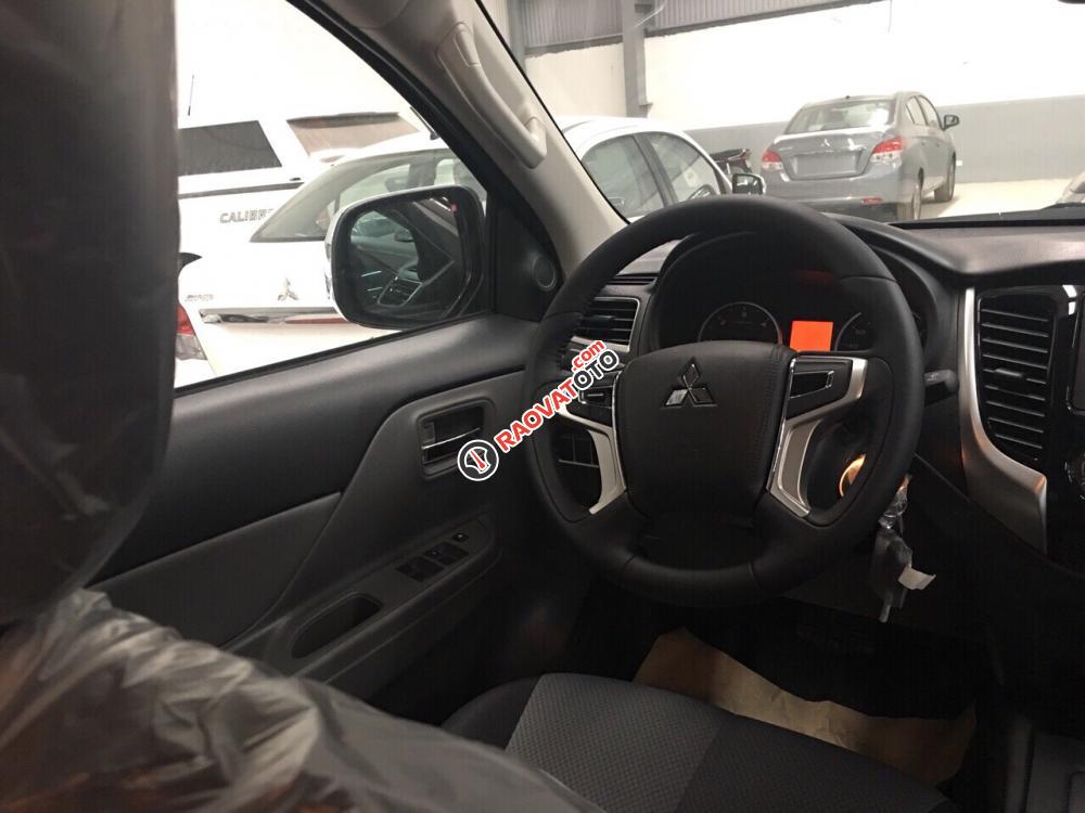 Bán Mitsubishi Triton AT đời 2018, màu xám (ghi), giá tốt khai trương-1