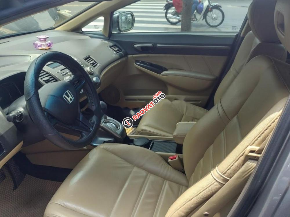 Bán Honda Civic sản xuất 2010, màu xám số tự động-6