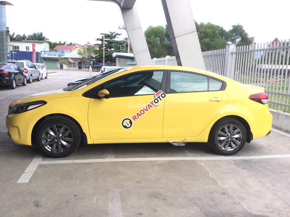 Bán Kia Cerato 1.6 MT màu vàng phấn độc, lạ đẹp tại Kia Vĩnh Phúc - 0964778111-5