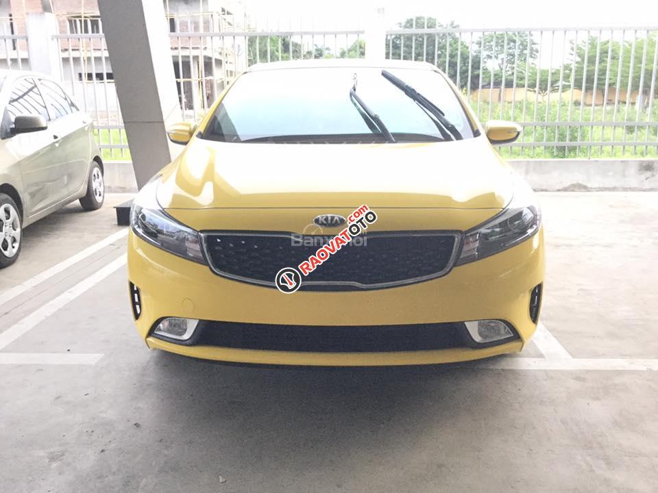 Bán Kia Cerato 1.6 MT màu vàng phấn độc, lạ đẹp tại Kia Vĩnh Phúc - 0964778111-4