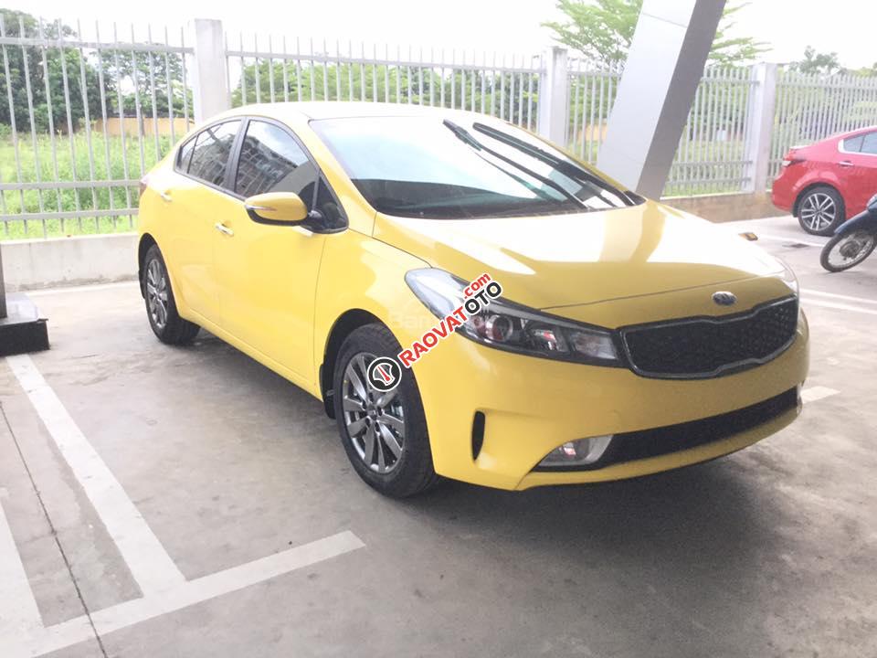 Bán Kia Cerato 1.6 MT màu vàng phấn độc, lạ đẹp tại Kia Vĩnh Phúc - 0964778111-3