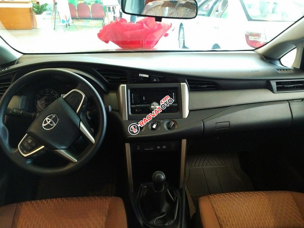 Bán Toyota Innova 2.0 V 2018, giá 782 triệu - Tặng BH, phụ kiện - 200 triệu lấy xe-2