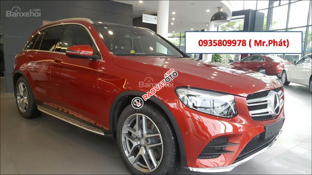 Bán Mercedes 300 4 Matic 2017, màu đỏ-2