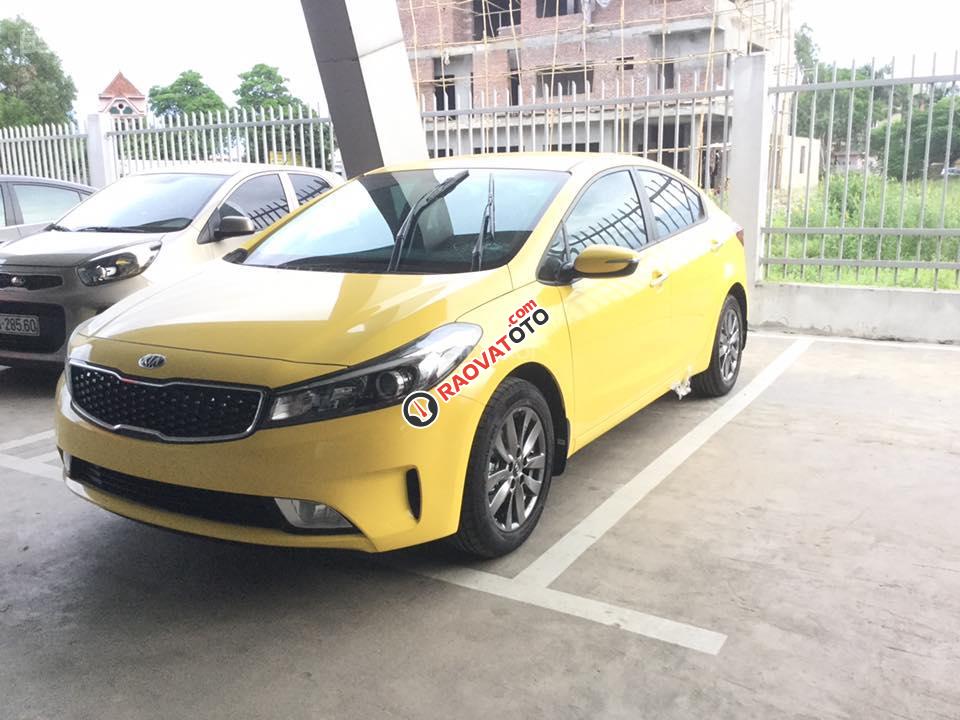 Bán Kia Cerato 1.6 MT màu vàng phấn độc, lạ đẹp tại Kia Vĩnh Phúc - 0964778111-0