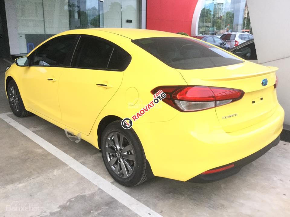 Bán Kia Cerato 1.6 MT màu vàng phấn độc, lạ đẹp tại Kia Vĩnh Phúc - 0964778111-2