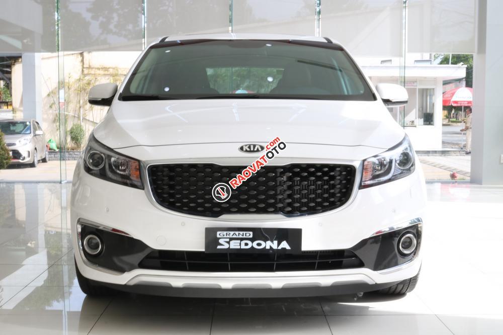 Bán ô tô Kia Sedona Gat đời 2018, màu trắng-12