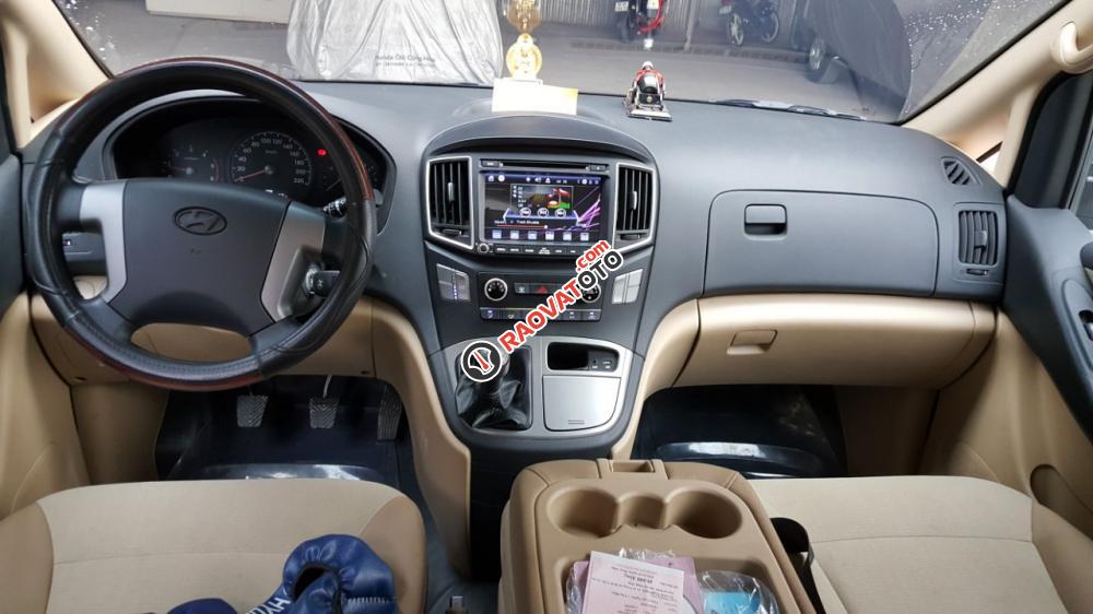 Bán xe Hyundai Starex 2.5MT đời 2017, màu xám (ghi), xe nhập, giá tốt-8