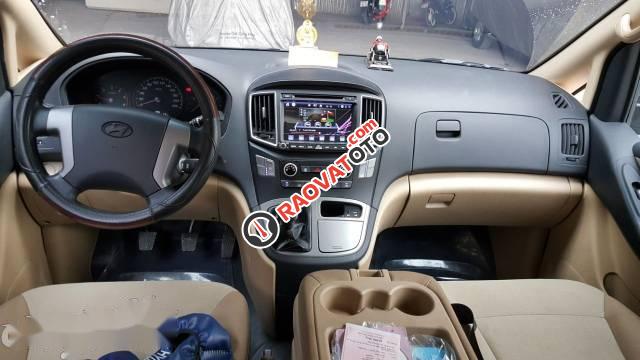 Bán xe Hyundai Starex 2.5MT 2017, màu xám-5