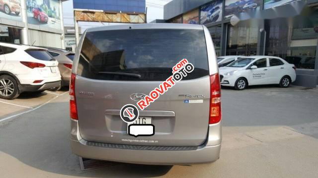 Bán xe Hyundai Starex 2.5MT 2017, màu xám-0