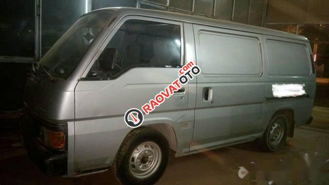 Bán xe Nissan Urvan sản xuất năm 1994, màu bạc, giá chỉ 60 triệu-1