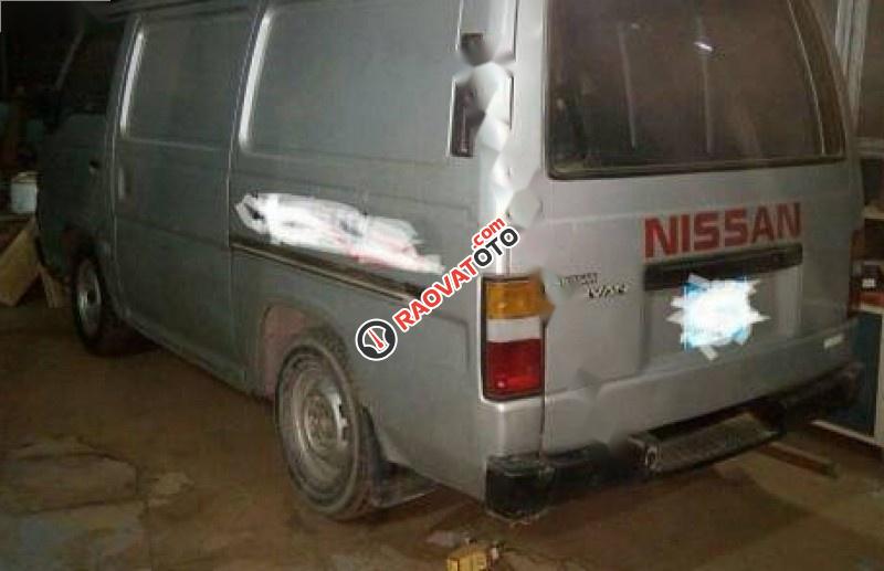 Cần bán gấp Nissan Urvan 2.0 MT 1994, màu bạc, xe nhập-0