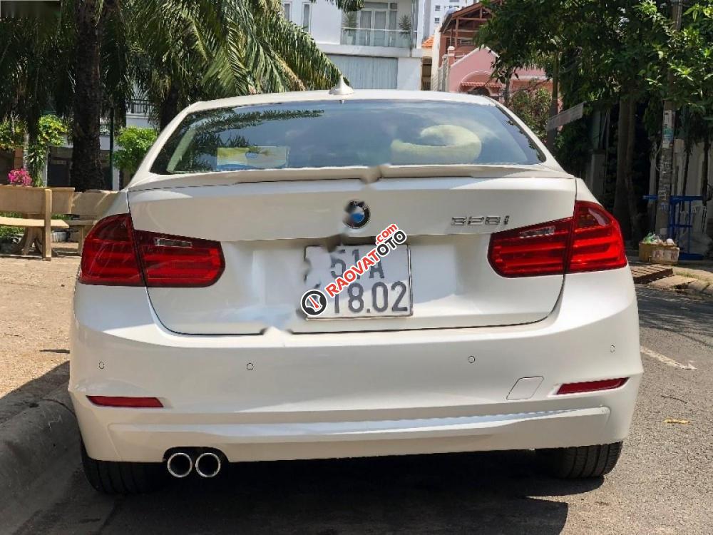 Cần bán BMW 3 Series 328i đời 2012, màu trắng, xe nhập-3