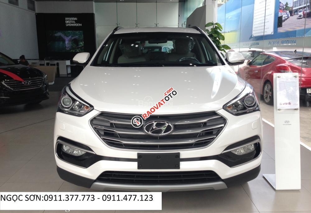 "Cực Hot tháng 4" Hyundai Santa Fe Đà Nẵng, xe nhập, hỗ trợ vay 90% giá trị xe, liên hệ Ngọc Sơn: 0911.377.773-4