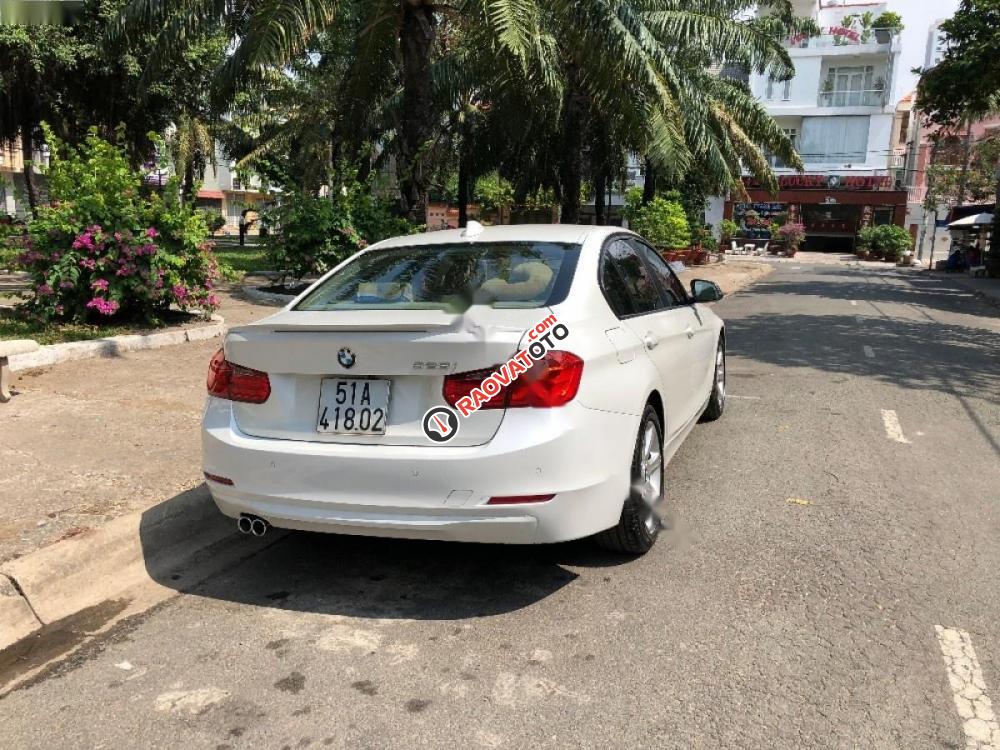 Cần bán BMW 3 Series 328i đời 2012, màu trắng, xe nhập-1