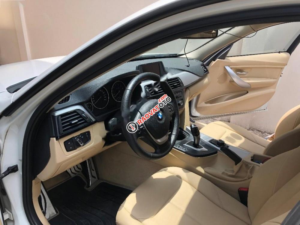 Cần bán BMW 3 Series 328i đời 2012, màu trắng, xe nhập-4