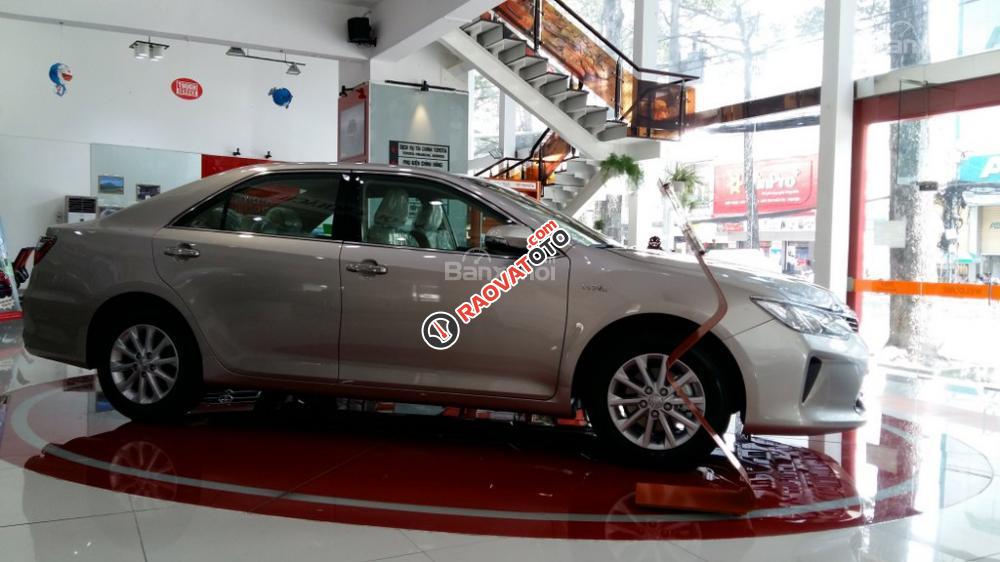 Bán Toyota Camry 2.0E giá ưu đãi, hỗ trợ vay 95% giá trị xe, giảm lên tới 32 triệu-1