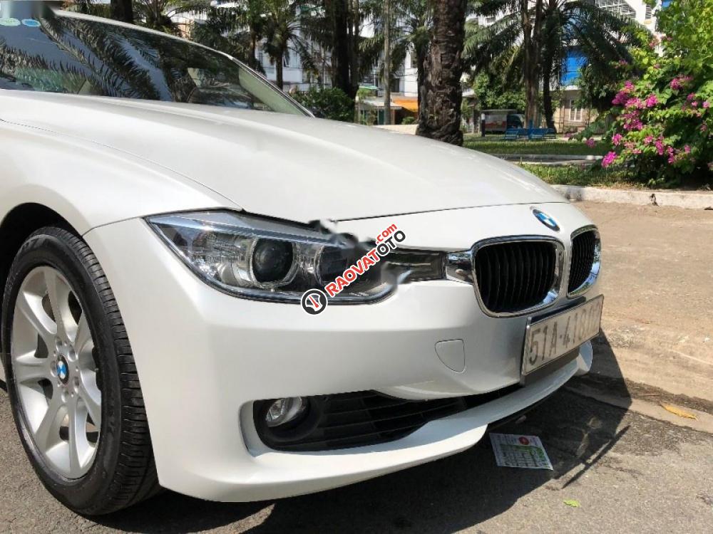 Cần bán BMW 3 Series 328i đời 2012, màu trắng, xe nhập-5
