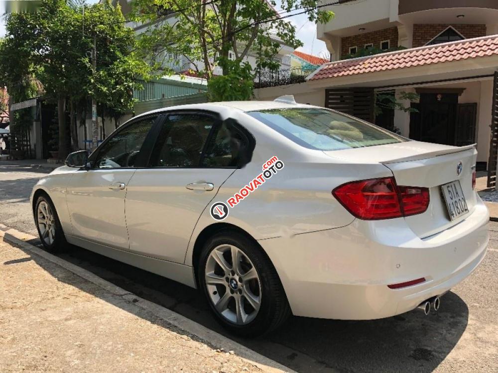 Cần bán BMW 3 Series 328i đời 2012, màu trắng, xe nhập-2