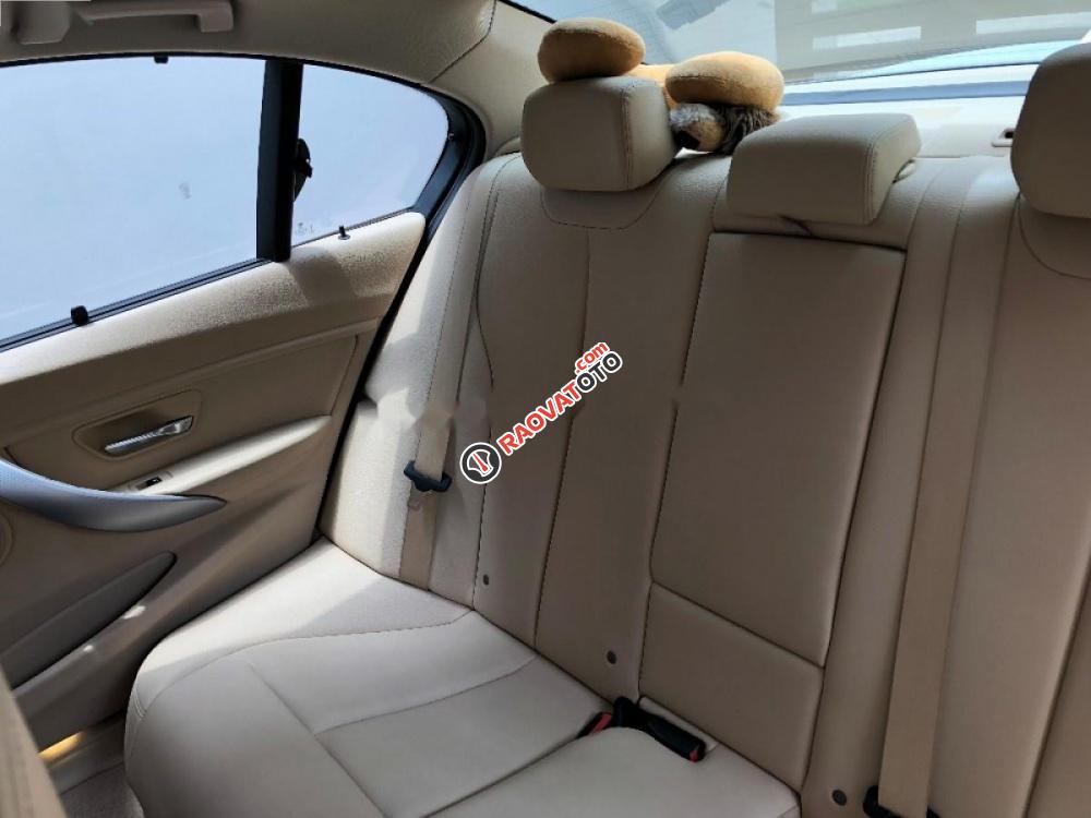 Cần bán BMW 3 Series 328i đời 2012, màu trắng, xe nhập-6