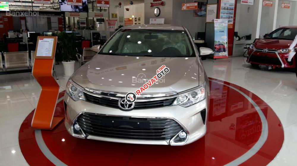 Bán Toyota Camry 2.0E giá ưu đãi, hỗ trợ vay 95% giá trị xe, giảm lên tới 32 triệu-0