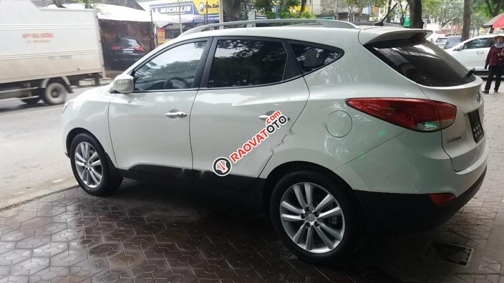 Bán Hyundai Tucson 4WD đời 2011, màu trắng, nhập khẩu chính chủ giá cạnh tranh-1
