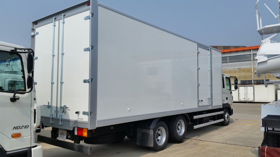 Xe Huyndai 12.7 tấn, thùng đông lạnh HD 210-1