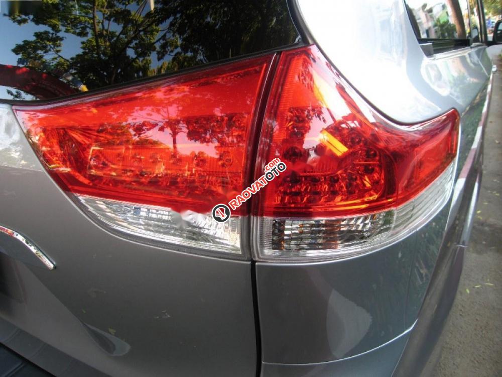 Bán xe Toyota Sienna 3.5 Limited đời 2014, màu bạc, nhập khẩu nguyên chiếc-3