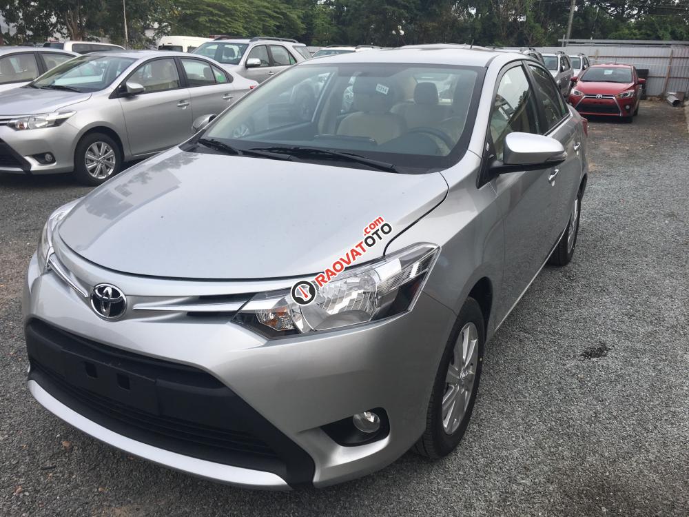 Bán xe Toyota Vios E đời 2017, màu bạc-8