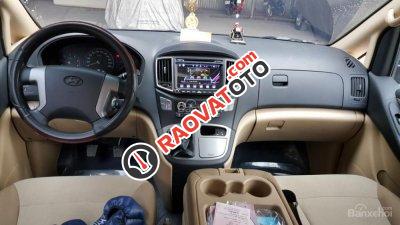 Bán xe Hyundai Starex 2.5MT đời 2017, màu xám (ghi), xe nhập, giá tốt-9