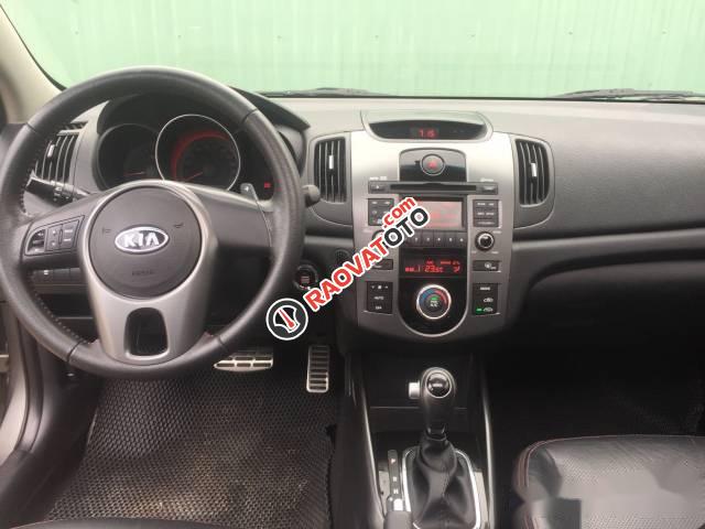 Cần bán xe Kia Forte 1.6 sản xuất 2011, màu bạc chính chủ giá cạnh tranh-2