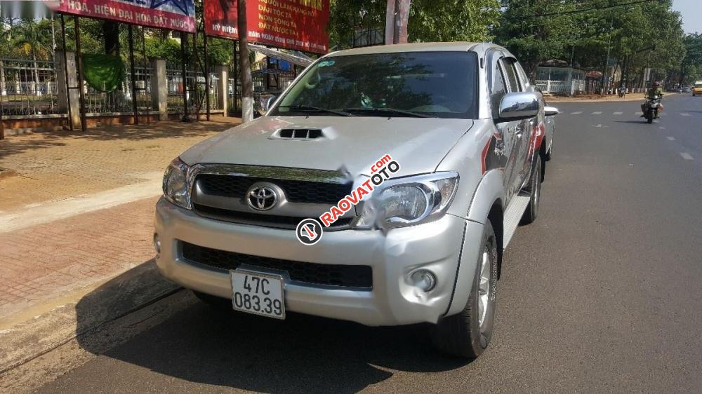Cần bán lại xe Toyota Hilux 3.0G đời 2011, màu bạc, nhập khẩu-2