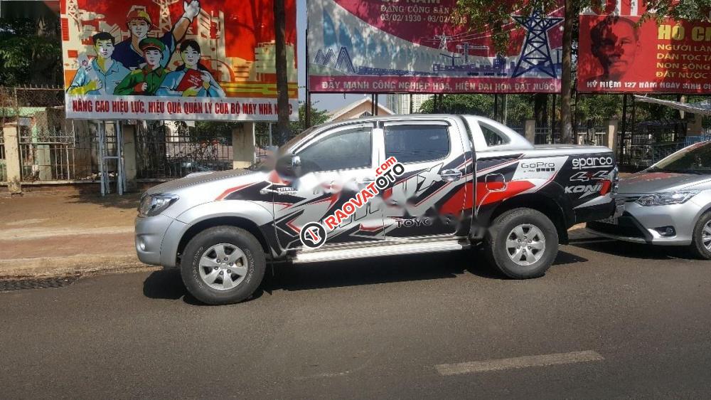 Cần bán lại xe Toyota Hilux 3.0G đời 2011, màu bạc, nhập khẩu-1